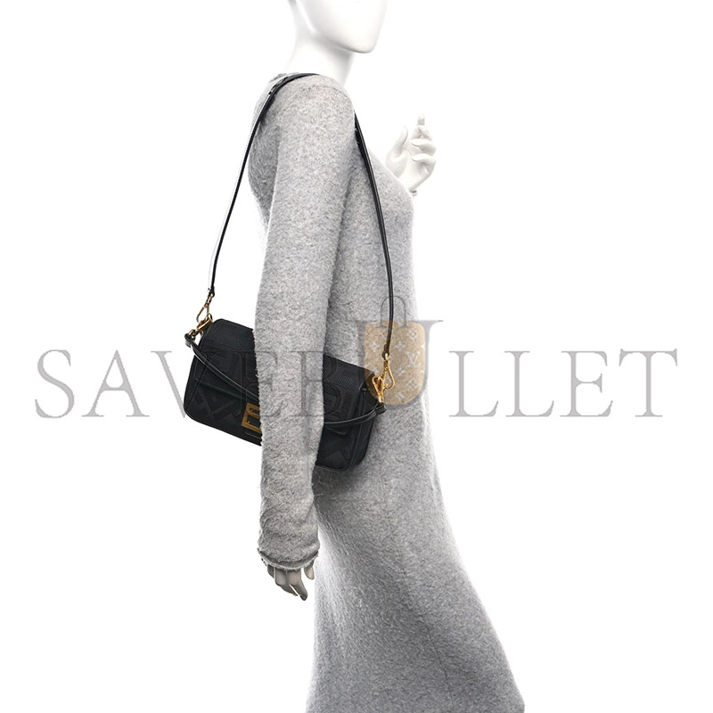 F**di canvas vitello king extra strap ff embroidered baguette (27*15*6cm)